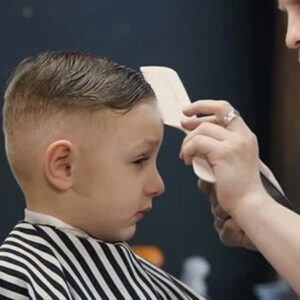 How to Cut the Hair of a Child with a Machine